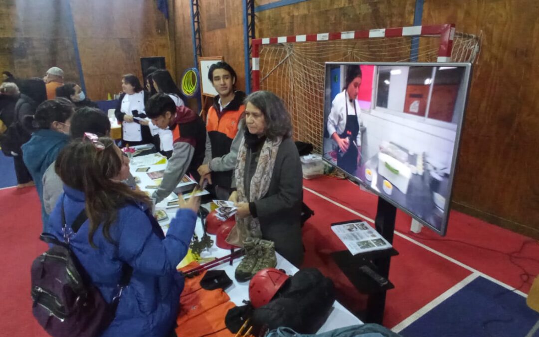 Complejo Educacional San Agustín de Licanray destaca en la segunda versión de la Feria de Enseñanza Media.
